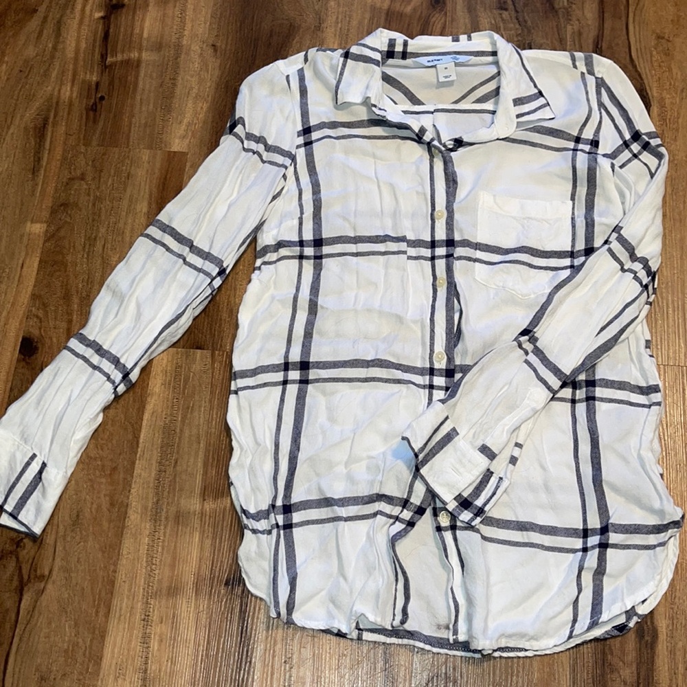Old Navy Long sleeve Lightweight Button Up Plaid classic Shirt for Women